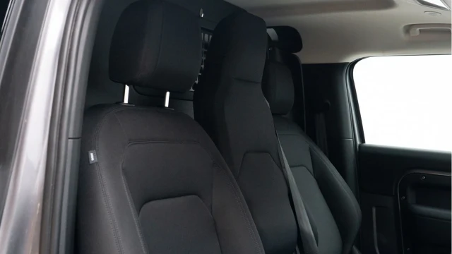 Land Rover Defender (24 Reg) 90 3.0 D250 Hard Top Commercial (3 Seat) (No VAT) Image 3