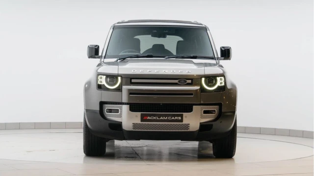 Land Rover Defender (23 Reg) 110 3.0 D300 HSE Image 6
