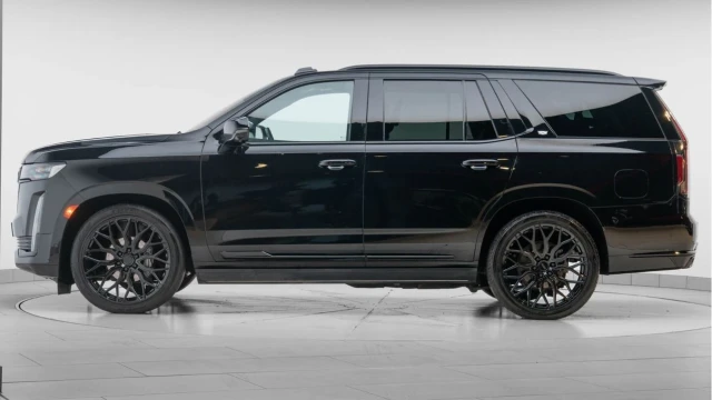 Cadillac Escalade 600 (24 Reg) 6.2 V8 Sport Platinum (8 Seat) Image 4