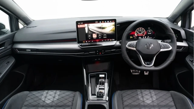 Volkswagen Golf (75 Reg) 1.5ETSI Black Edition DSG (Mk8.5) Image 2