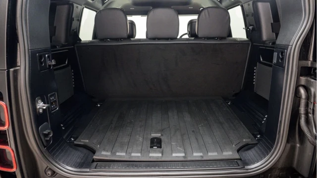 Land Rover Defender (25 Reg) 110 3.0 D350 X-Dynamic HSE Hard Top Commercial (6 Seat) (+VAT) Image 7