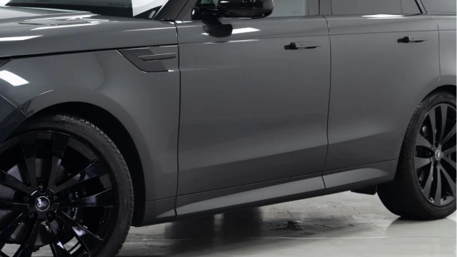 Land Rover Range Rover Sport (24 Reg) 3.0 D350 Autobiography (Black Pack) Image 5