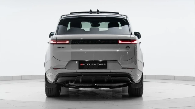 Land Rover Range Rover Sport (73 Reg) 3.0 D300 Dynamic SE (Black Pack) Image 6