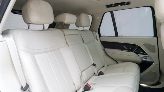 Land Rover Range Rover (24 Reg) 3.0 D300 HSE Image 5