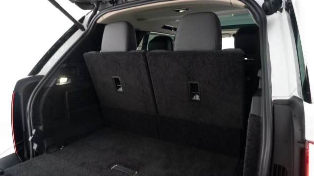Land Rover Range Rover (25 Reg) 3.0 P400 HSE LWB 7 Seat Image 7