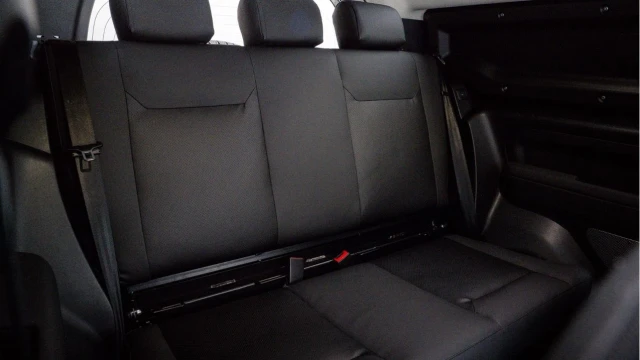 Land Rover Defender (23 Reg) 90 3.0 D200 Hard Top (5 Seat) (+VAT) Image 4