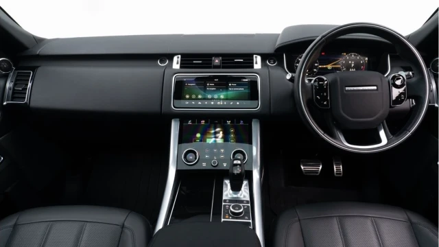 Land Rover Range Rover Sport (70 Reg) 3.0 P400 HSE Dynamic Image 2