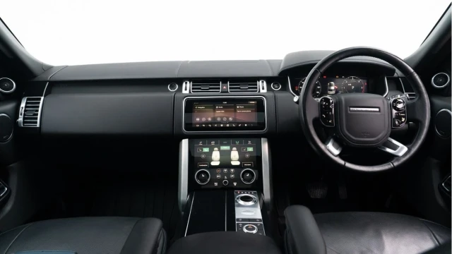 Land Rover Range Rover (68 Reg) 4.4 SDV8 Autobiography Image 2