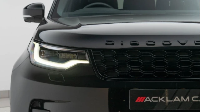Land Rover Discovery (74 Reg) 3.0 D300 Dynamic SE Image 8
