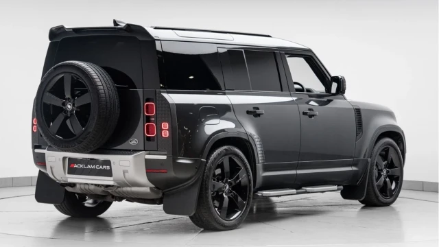 Land Rover Defender (72 Reg) 110 3.0 D250 HSE Hard Top Commercial (No VAT) Image 7