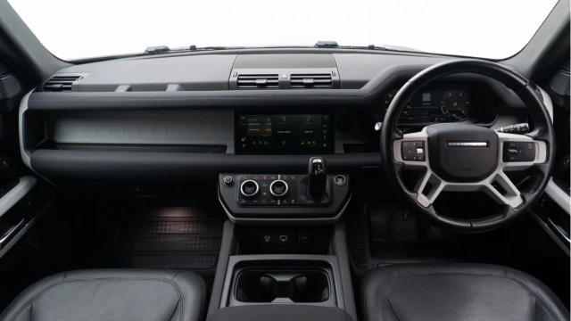 Land Rover Defender (72 Reg) 110 3.0 D250 SE Hard Top (5 Seat) (+VAT) Image 2
