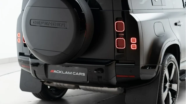 Land Rover Defender (24 Reg) 110 3.0 D300 X-Dynamic SE (Black Pack) Image 8