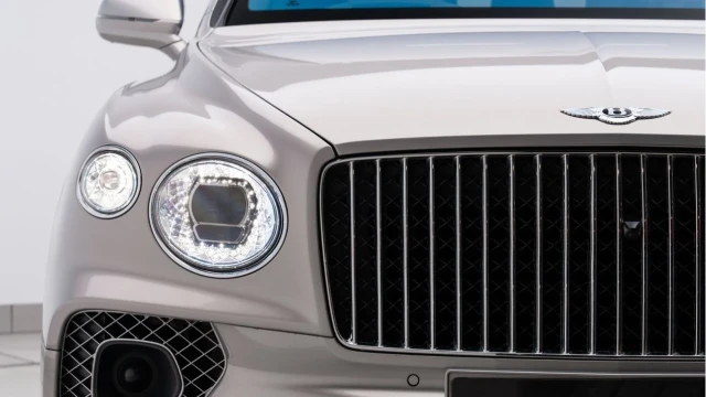 Bentley Bentayga (23 Reg) 4.0 V8 Azure First Edition Extended Wheelbase Image 8