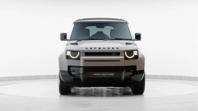 Land Rover Defender (75 Reg) 110 3.0 D350 X-Dynamic HSE (Black Pack) Image 7