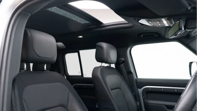 Land Rover Defender (24 Reg) 110 3.0 D300 X-Dynamic HSE (Bespoke) Image 3