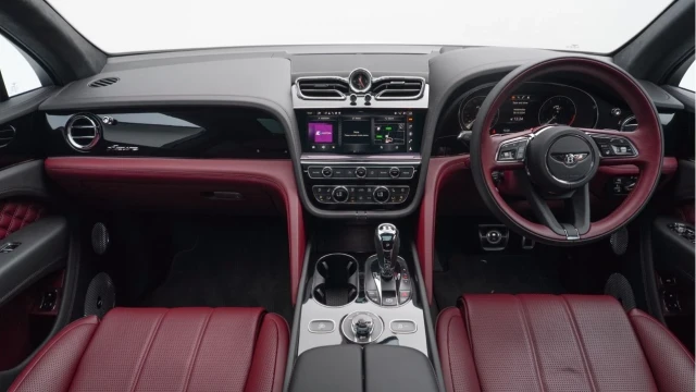 Bentley Bentayga (74 Reg) 4.0 V8 Azure Image 2