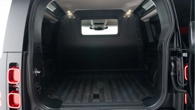 Land Rover Defender (24 Reg) 90 3.0 D250 Hard Top Commercial (+VAT) Image 4