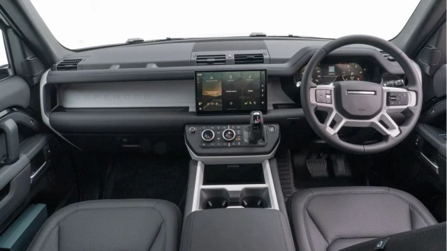 Land Rover Defender (25 Reg) 110 3.0 D250 S (7 Seat) Image 2
