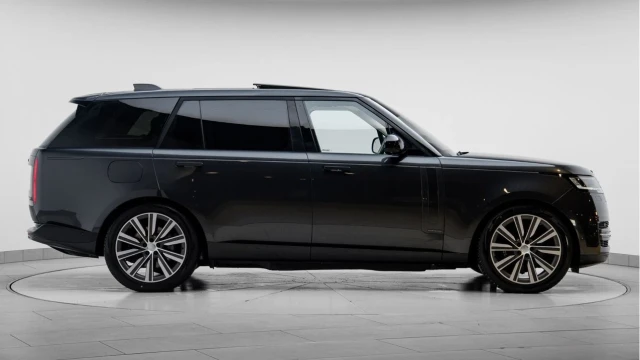 Land Rover Range Rover (25 Reg) 3.0 P460e Autobiography LWB Hybrid Image 7