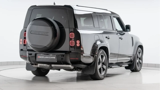 Land Rover Defender (74 Reg) 130 3.0 D350 X-Dynamic HSE (7 Seat) Image 6