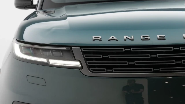 Land Rover Range Rover Sport (24 Reg) 3.0 D300 SE (VAT Q) Image 8