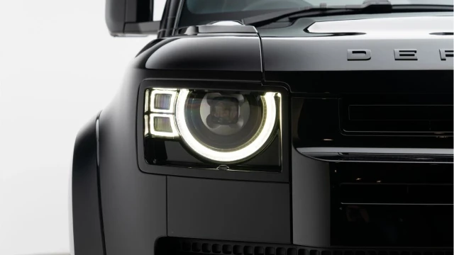 Land Rover Defender (74 Reg) 110 3.0 D300 X-Dynamic SE (Bespoke) Image 8