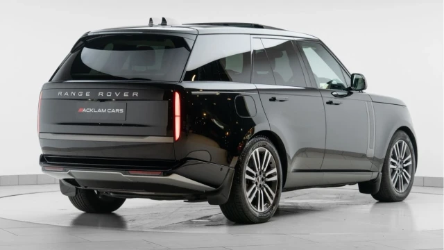 Land Rover Range Rover (74 Reg) 3.0 D300 SE (VAT Q) Image 6