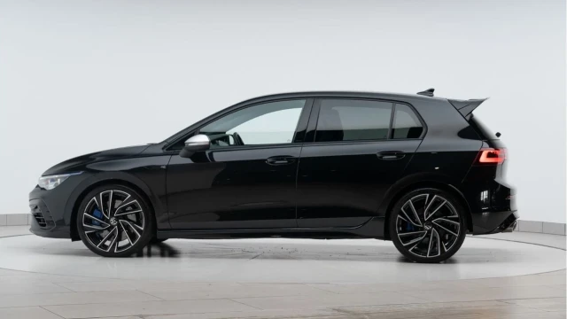 Volkswagen Golf (23 Reg) R 2.0TSI 4Motion Image 4