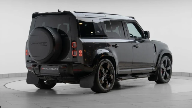 Land Rover Defender (71 Reg) 110 3.0 D300 X (Bespoke) Image 6