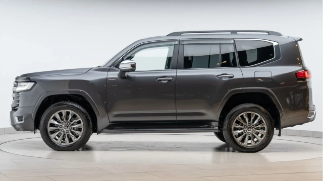 Toyota Land Cruiser (74 Reg) 300 3.3D V6 Sahara ZX (RHD) Image 4