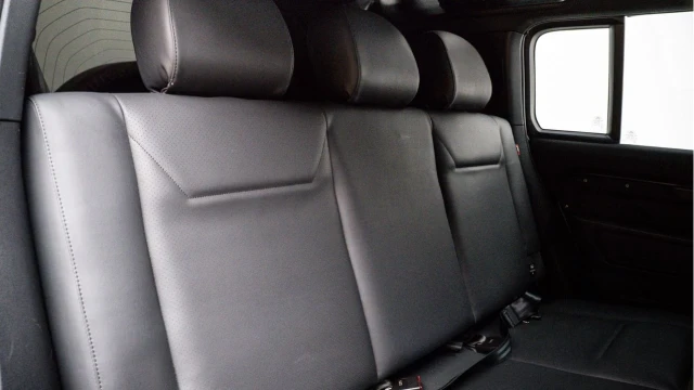 Land Rover Defender (24 Reg) 110 3.0 D300 X-Dynamic HSE Hard Top (6 Seat) (+VAT) Image 5
