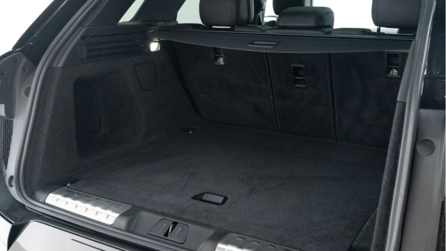 Land Rover Range Rover Sport (24 Reg) 3.0 D300 Dynamic SE (Black Pack) Image 8