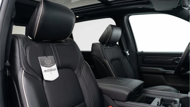 Dodge RAM 1500 (74 Reg) 5.7 V8 HEMI Limited (VAT Q) Image 3