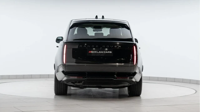 Land Rover Range Rover (74 Reg) 3.0 D300 HSE (Shadow Pack) Image 5