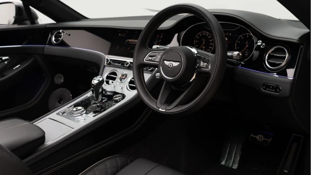 Bentley Continental (72 Reg) GTC 4.0 V8 (Mulliner) Image 2