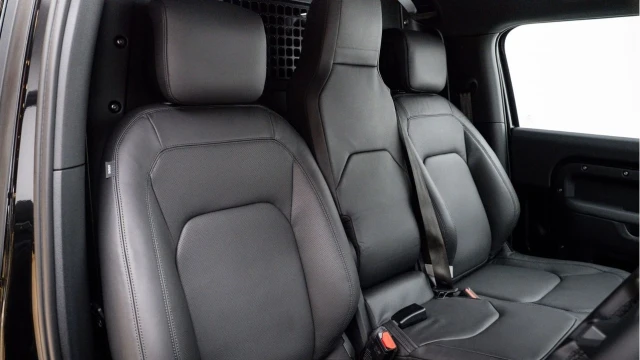Land Rover Defender (75 Reg) 90 3.0 D350 X-Dynamic HSE Hard Top Commercial (3 Seat) (+VAT) Image 3
