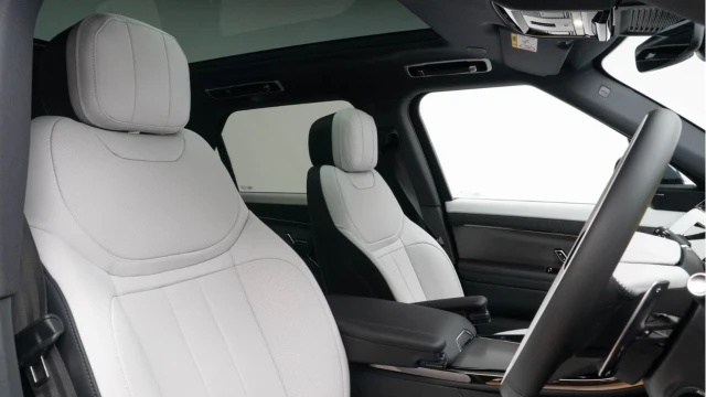 Land Rover Range Rover Sport (75 Reg) 3.0 D300 Dynamic SE (VAT Q) Image 3
