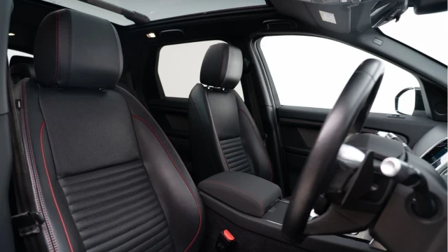 Land Rover Discovery Sport (69 Reg) 2.0 D180 R-Dynamic SE Image 3