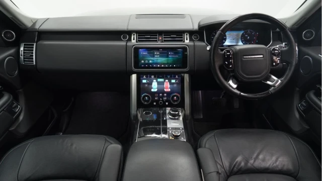 Land Rover Range Rover (18 Reg) 4.4 SDV8 Autobiography Image 2