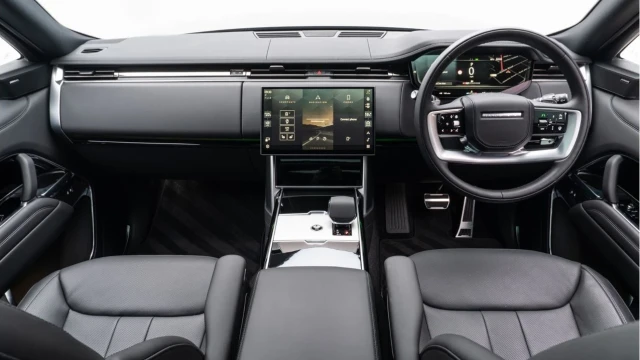 Land Rover Range Rover (24 Reg) 3.0 D300 SE (Shadow Pack) Image 2