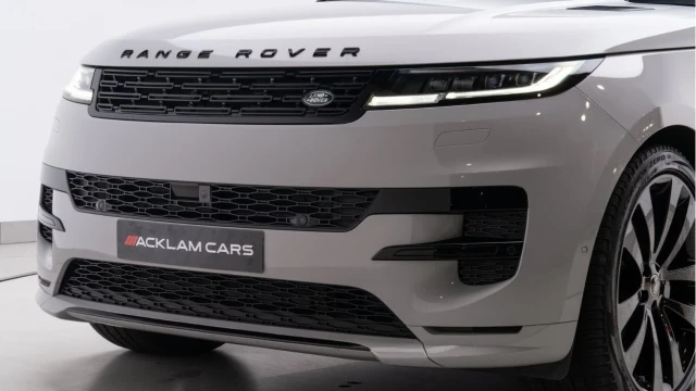 Land Rover Range Rover Sport (23 Reg) 3.0 D300 Dynamic SE (Black Pack) Image 8