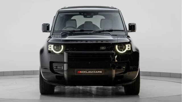 Land Rover Defender (74 Reg) 110 3.0 D350 X-Dynamic HSE (Black Pack) Image 5