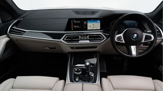 BMW X7 (22 Reg) 3.0 40D M Sport xDrive Image 2