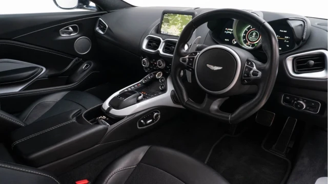 Aston Martin Vantage (69 Reg) 4.0 V8 Image 2