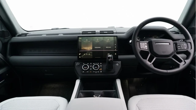 Land Rover Defender (75 Reg) 110 3.0 D250 X-Dynamic SE (7 Seat) Image 2