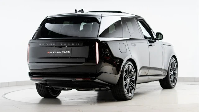 Land Rover Range Rover (75 Reg) 3.0 D300 Edition Image 6