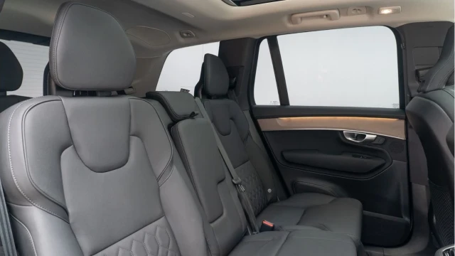 Volvo XC90 (25 Reg) 2.0 B5 Plus AWD (7 Seat) Image 5