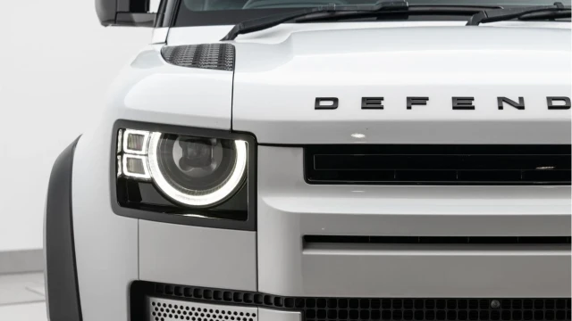 Land Rover Defender (72 Reg) 110 3.0 D250 Hard Top Commercial (+VAT) Image 8