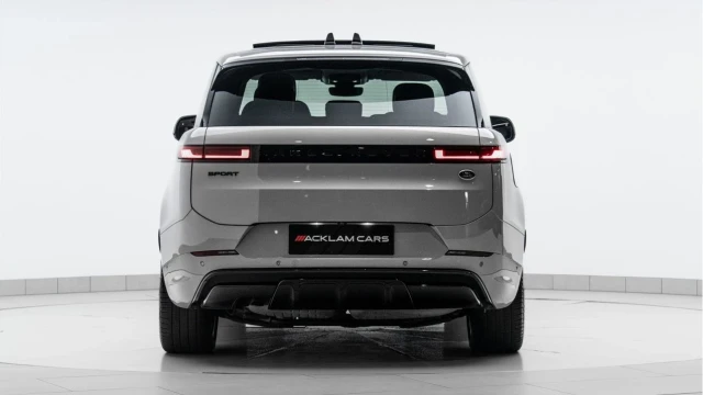 Land Rover Range Rover Sport (23 Reg) 3.0 D300 Dynamic SE (Black Pack) Image 6