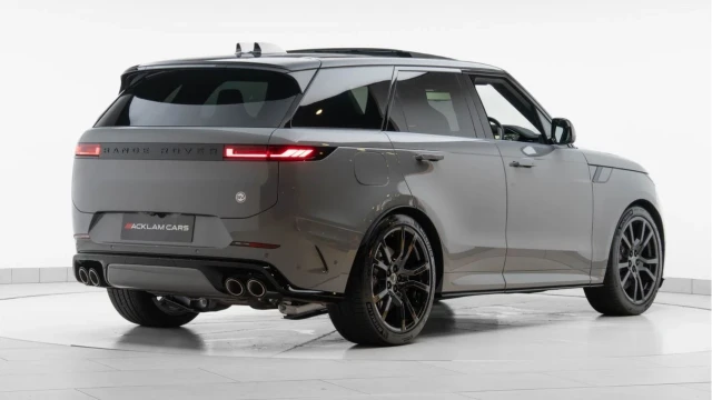Land Rover Range Rover Sport (75 Reg) 4.4 V8 P635 SV Edition Two (VAT Q) Image 4